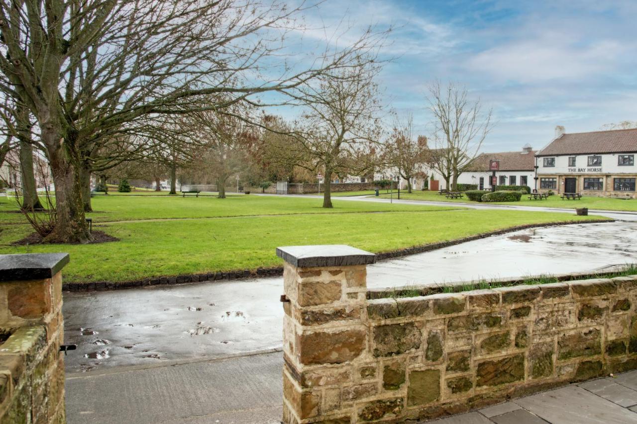 Work And Relax - Fast Wifi, Fireplace & Near Pub Newton Aycliffe Zewnętrze zdjęcie